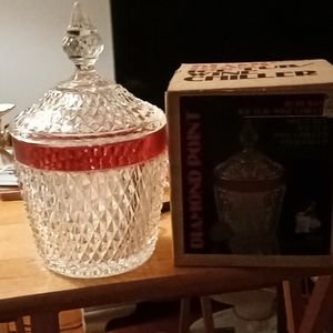 Diamond Point Ruby Band Ice Tub/Wine Chiller with Cover.